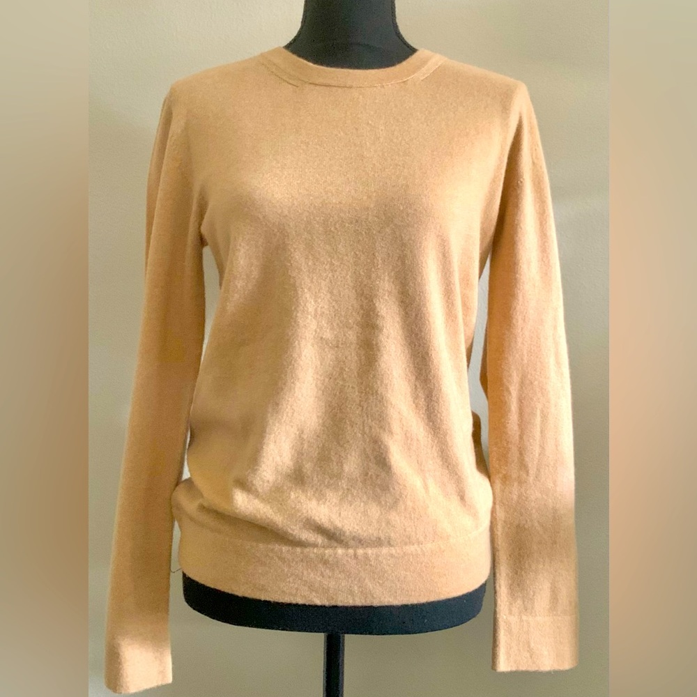 COPY - Agnona 100% Cashmere Sweater. Made in Italy. Medium Tan colored. Gently …